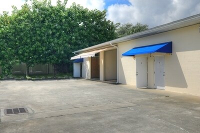 More Photos Of 637 2nd Ln, Vero Beach Flex For Sale