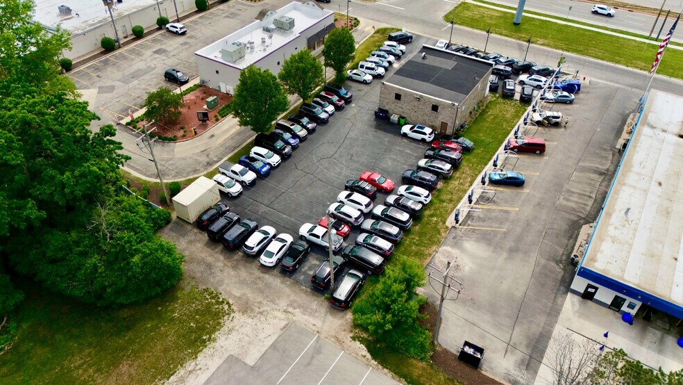 More Photos Of 5416 S 108th St, Hales Corners Auto Dealership For Lease