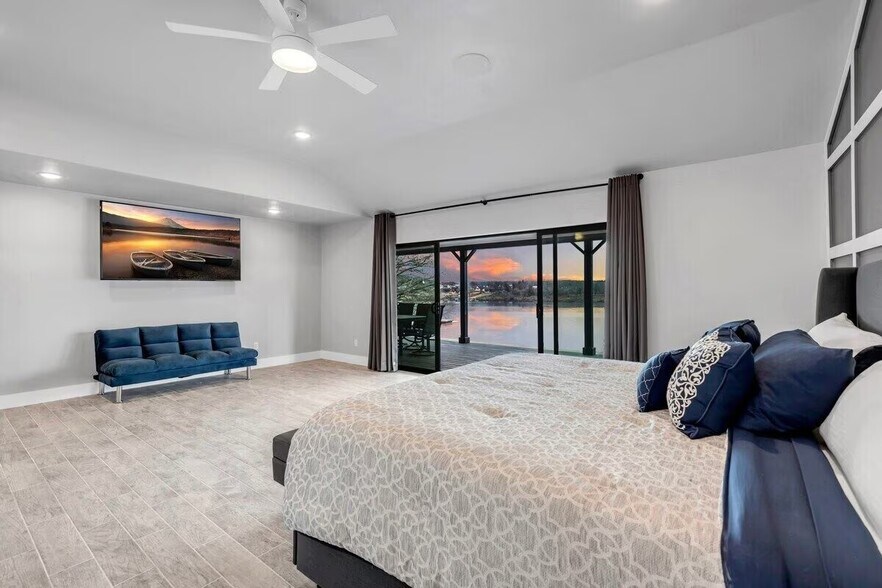 More Photos Of 3120 River Oaks Dr, Kingsland Specialty For Sale