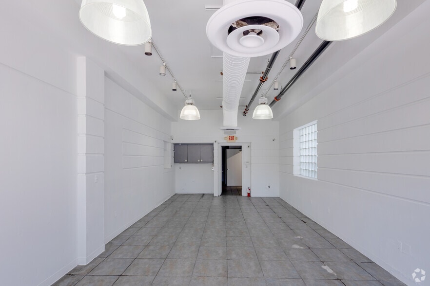 More Photos Of 233-235 11th St, Miami Beach Storefront Retail Residential For Lease