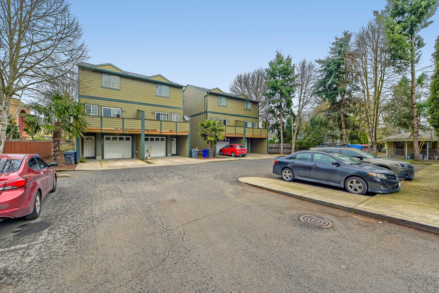 More Photos Of 8423-8451 SE Brooklyn St, Portland Apartments For Sale