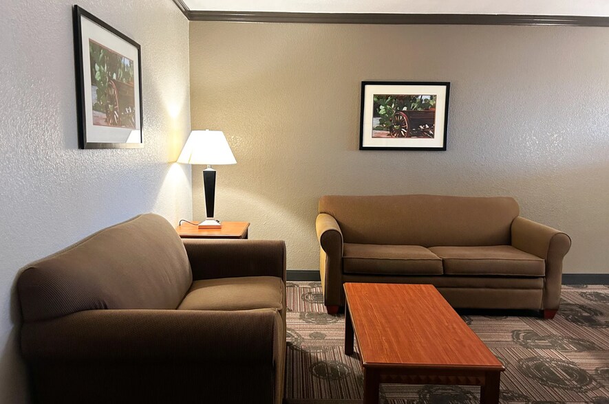 More Photos Of 1101 W Apache Trl, Apache Junction Hotel For Sale