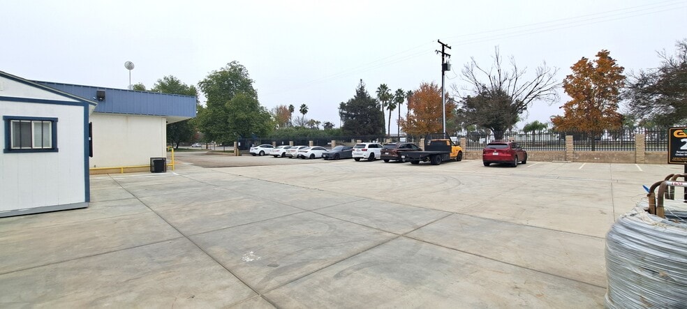 More Photos Of 9309 Enos Ln, Bakersfield Warehouse For Lease