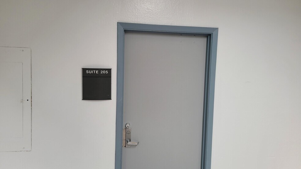 More Photos Of 2322 Butano Dr, Sacramento Medical For Lease