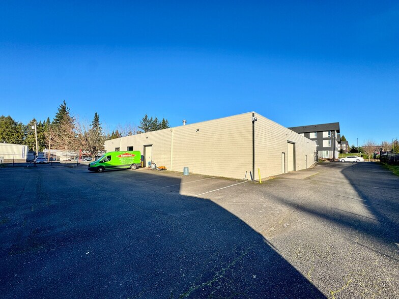 More Photos Of 21640 SE Stark St, Gresham Manufacturing For Sale