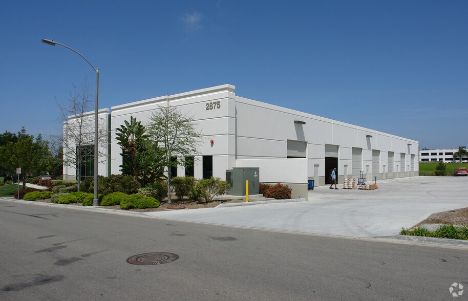 More Photos Of 2880 Scott St, Vista Unknown For Lease