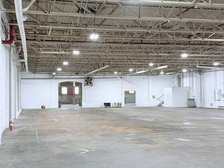 More Photos Of 1140 Garfield Ave, Lancaster Manufacturing For Sale