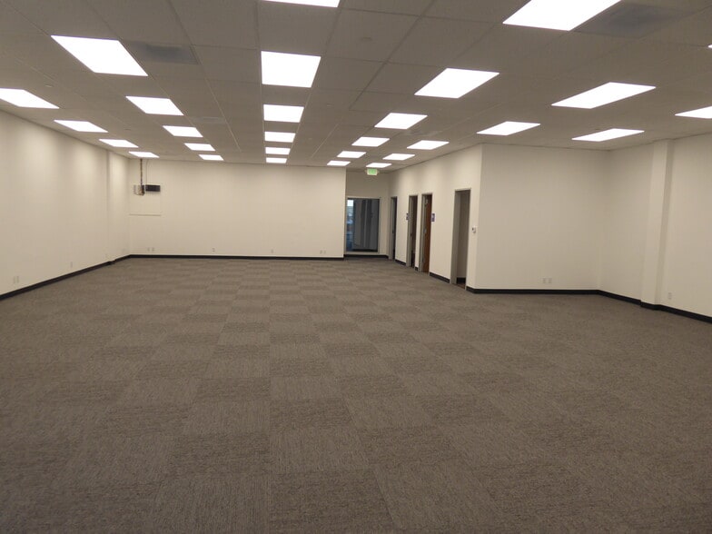 More Photos Of 6100-6120 San Fernando Rd, Glendale Office For Sale