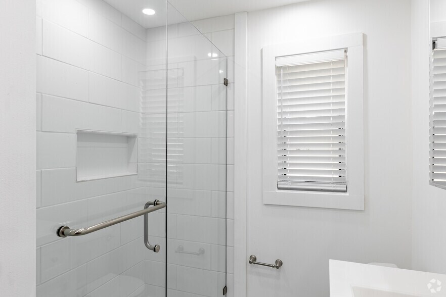 More Photos Of 1031 Scott Blvd, Decatur Apartments For Sale