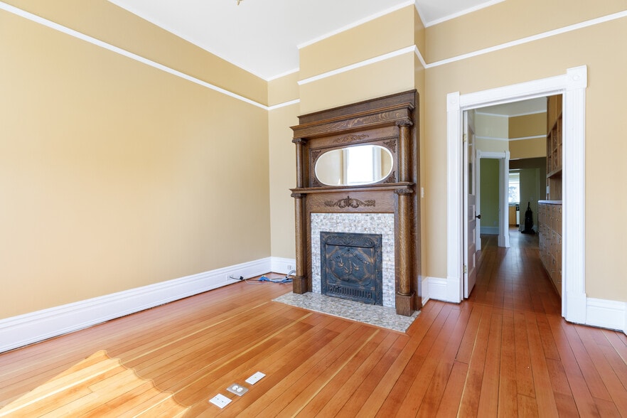 More Photos Of 1199 SE Dock St, Oak Harbor General Retail For Sale