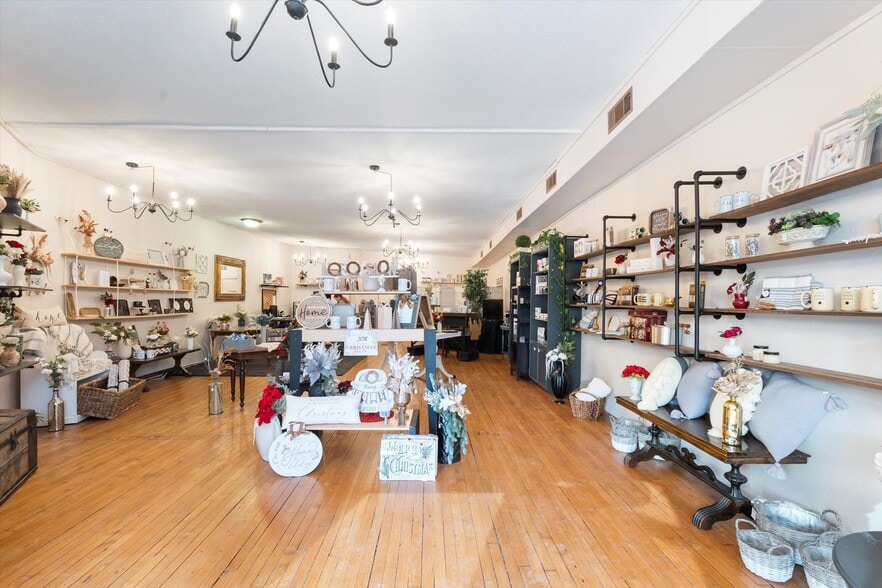 More Photos Of 111-113 Cascade St, Osceola Storefront For Sale