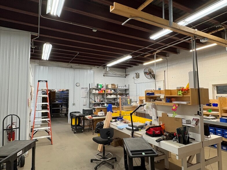 More Photos Of 3219 19th Ave E, Hibbing Manufacturing For Sale