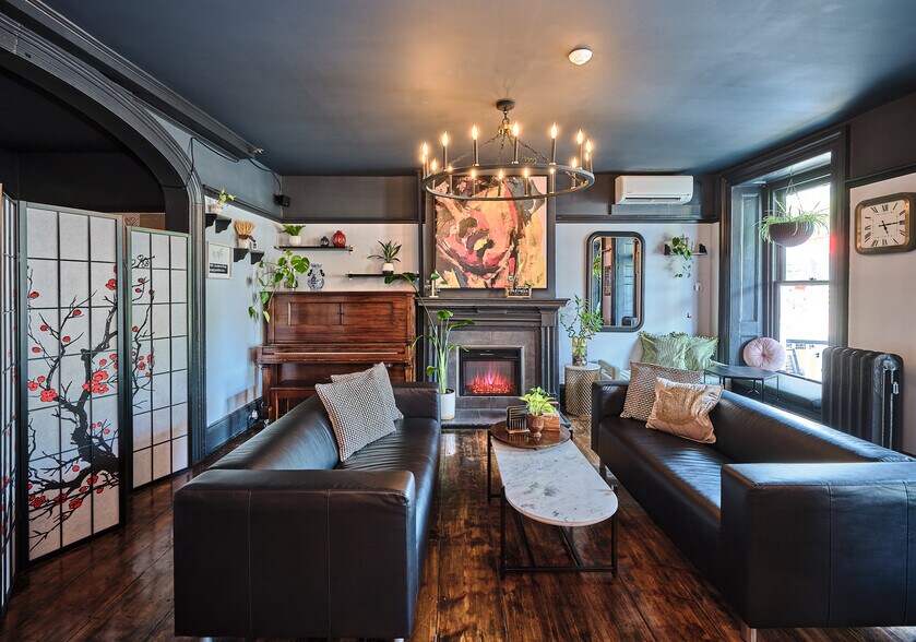 More Photos Of 31 Race St, Frenchtown Hotel For Sale