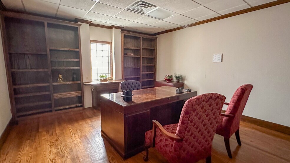 More Photos Of 1303 Northwest Hwy, Garland Medical For Lease