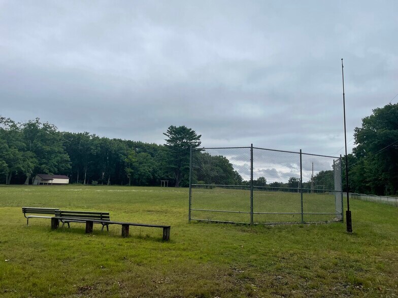 More Photos Of 52 Nestle Dr, Fulton Lodge Meeting Hall For Sale