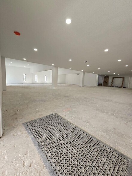 More Photos Of 1940 7th Ave S, Saint Petersburg Medical For Lease