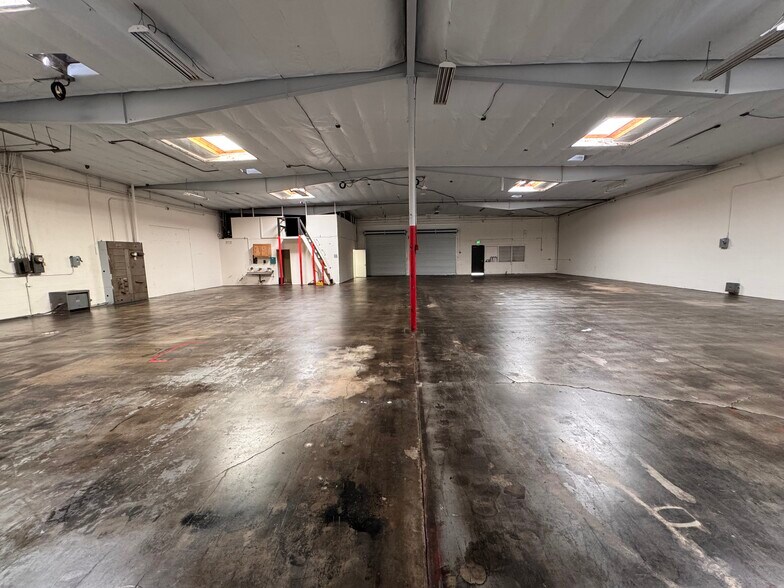 More Photos Of 611-623 W Olympic Blvd, Montebello Warehouse For Lease