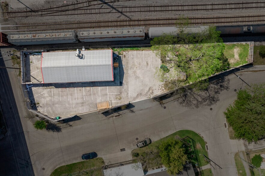 More Photos Of 6555 Navigation Blvd, Houston Warehouse For Lease