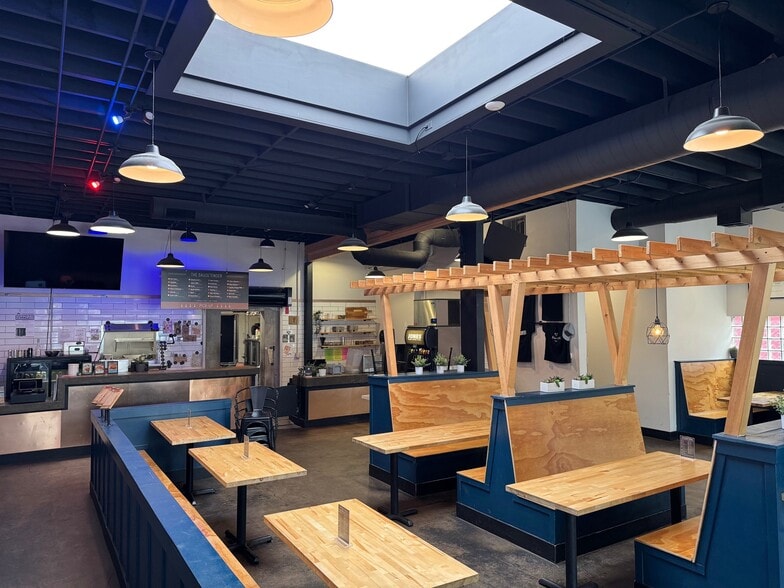 More Photos Of 941 Pearl St, Eugene Restaurant For Lease