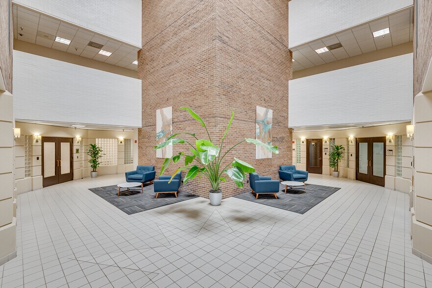 More Photos Of 3301 Airport Fwy, Bedford Office For Lease