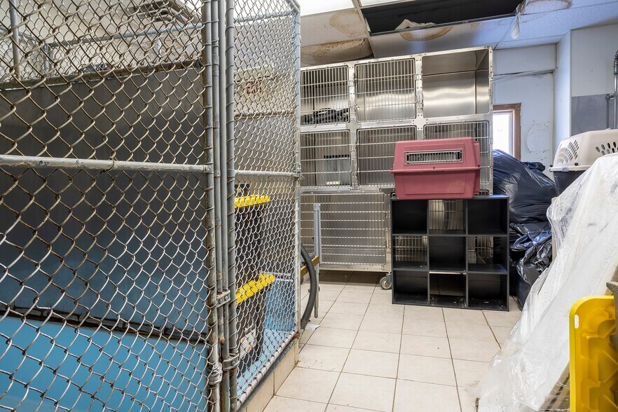 More Photos Of 4 E Glenolden Ave, Glenolden Office For Sale