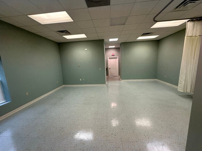 More Photos Of 1737 SE 28th Loop, Ocala Medical For Lease