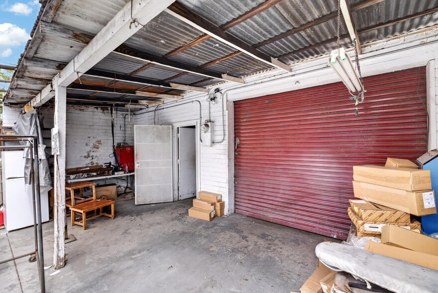 More Photos Of 5016 E Olympic Blvd, Los Angeles Storefront For Sale