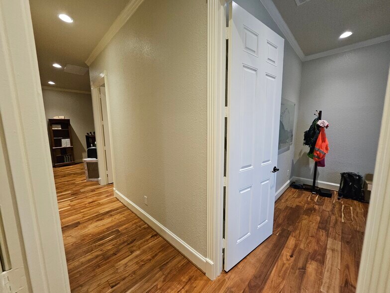 More Photos Of 1804 Snake River Rd, Katy Medical For Sale