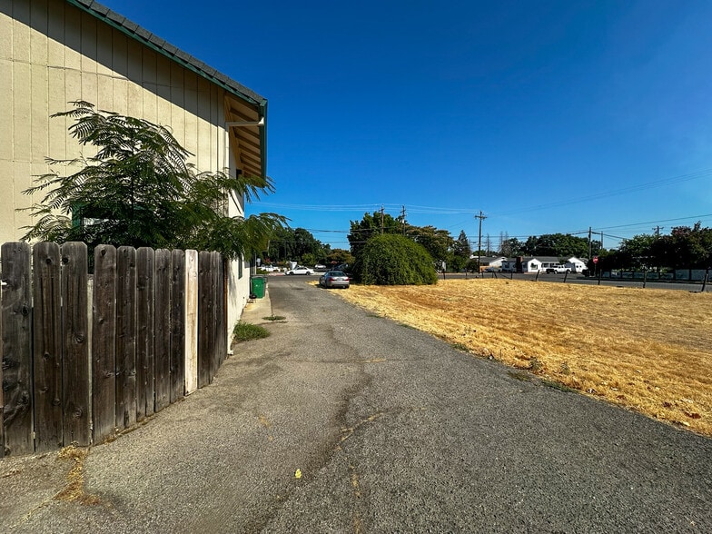 More Photos Of 2161 Ferry St, Anderson Medical For Sale