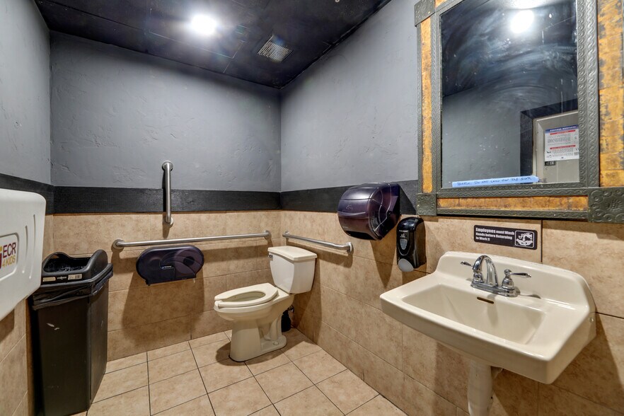 More Photos Of 285 Glenwood Ave, Bloomfield Restaurant For Sale