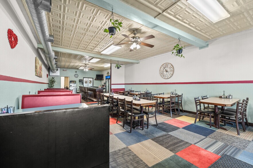 More Photos Of 6569 Cameron Ave, Vesper Restaurant For Sale