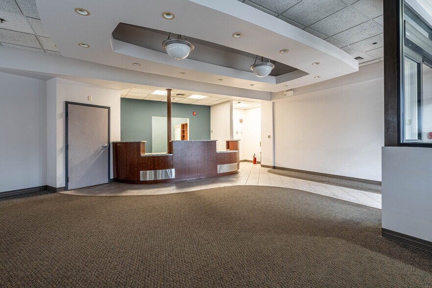 More Photos Of 4650 Southwest Hwy, Oak Lawn Medical For Sale