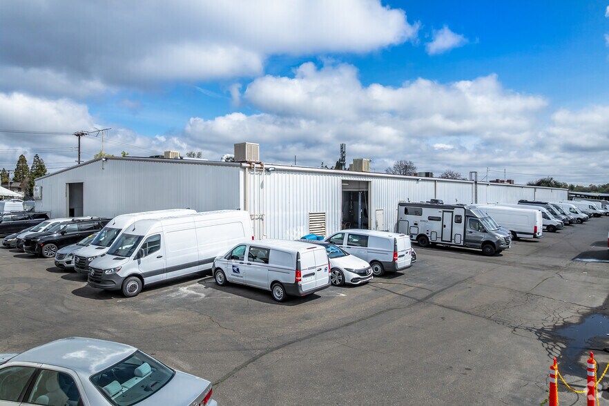Primary Photo Of 2634 Juniper Ln, Sacramento Warehouse For Sale