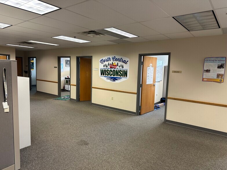 More Photos Of 2350-2400 Northridge Dr, Kaukauna Manufacturing For Sale