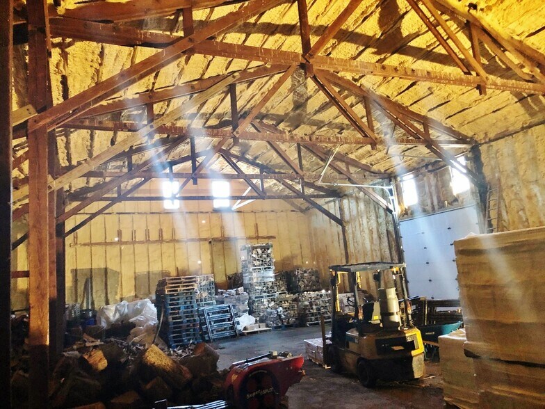 More Photos Of 11 Water St, New Paltz Freestanding For Sale