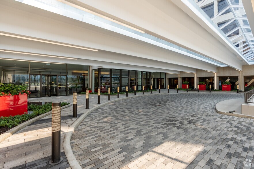 More Photos Of 8725 W Higgins Rd, Chicago Unknown For Lease