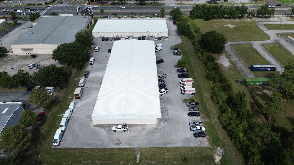More Photos Of 11601 S Orange Blossom Trl, Orlando Unknown For Lease