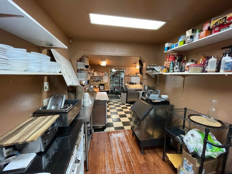 More Photos Of 1277 Bay St, Florence Storefront For Sale