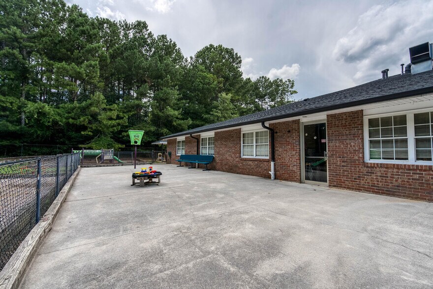 More Photos Of 2081 Mesa Valley Way, Austell Specialty For Sale