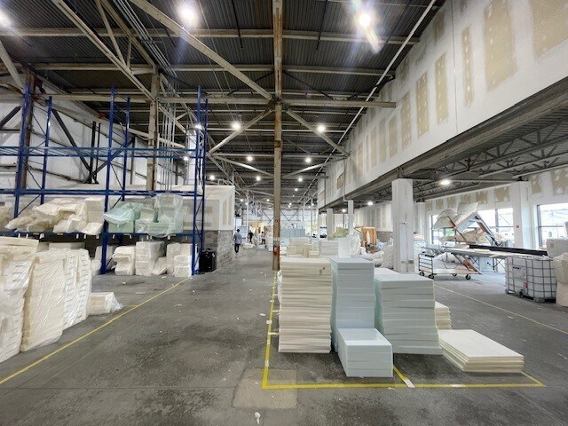 More Photos Of 3300 Av De La Gare, Mascouche Distribution For Lease