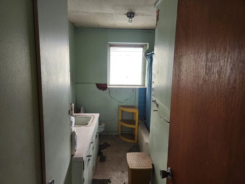 More Photos Of 41-867 Kalanianaole Hwy, Waimanalo Freestanding For Sale