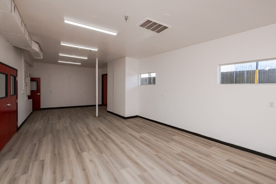 More Photos Of 1851 Commander Dr, Lake Havasu City Freestanding For Lease