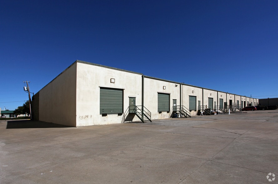More Photos Of 2512 Program Dr, Dallas Flex For Lease