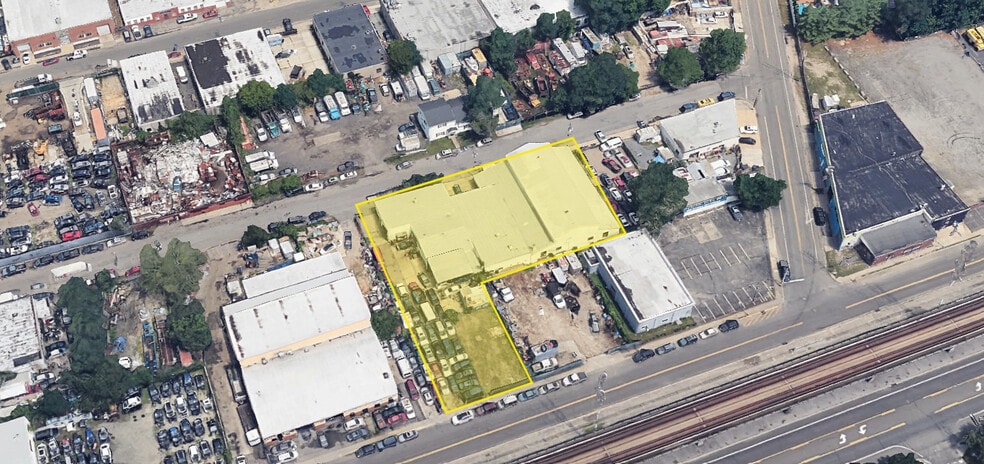 More Photos Of 131 Akron St, Lindenhurst Warehouse For Sale