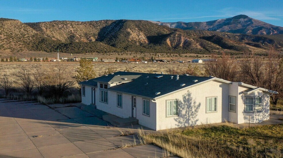 More Photos Of 5561 W 3600 S, Cedar City Specialty For Sale