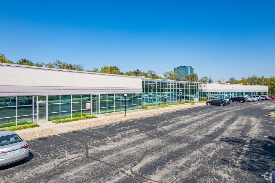 More Photos Of 7810-7900 NW 100th St, Kansas City Unknown For Lease