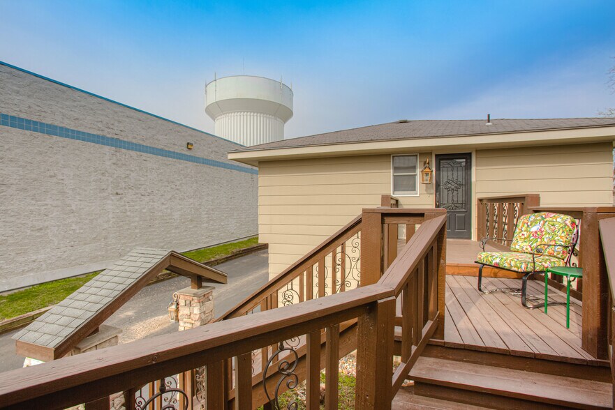 More Photos Of 6204 Arlington Ave, Raytown Office For Sale