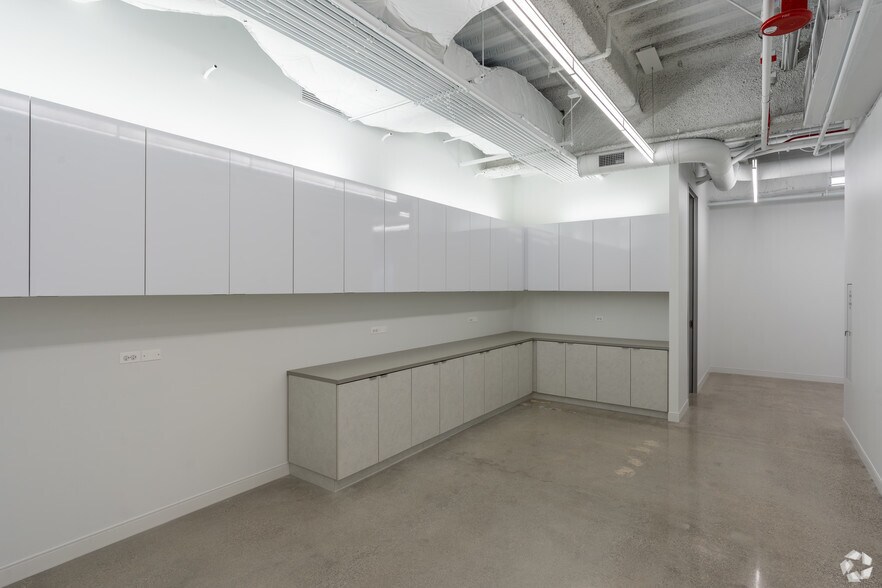 Photo of 17th Floor Ste 1750