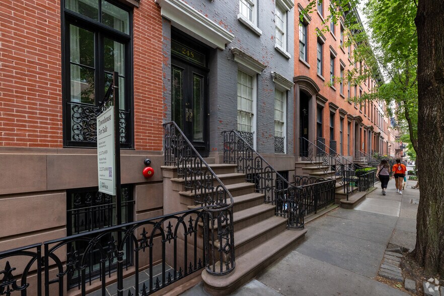 More Photos Of 248 W 12th St, New York Apartments For Sale
