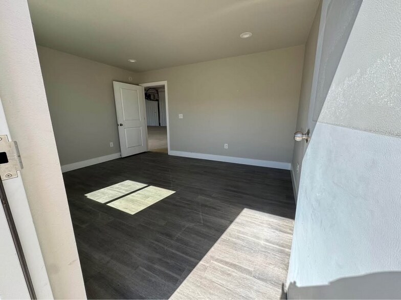 More Photos Of 314-316 Northridge Rd, Marble Falls Warehouse For Lease